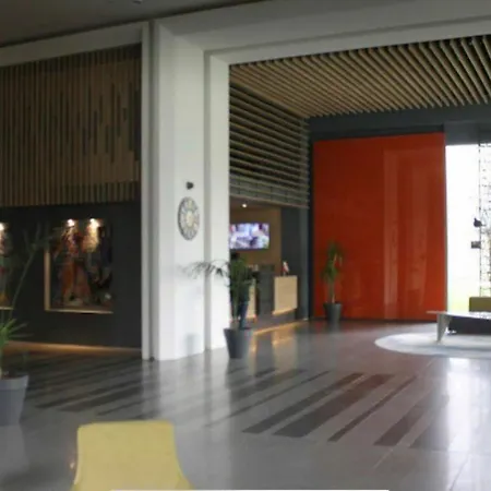 Kozapark Burgaz, Akbati Shopping Malls And Tennis Academy *