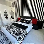 Kozapark Burgaz, Akbati Shopping Malls And Tennis Academy *